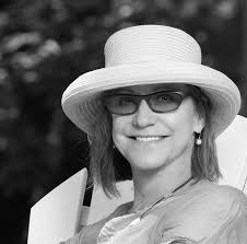 Karen Eide's Instagram, Twitter & Facebook