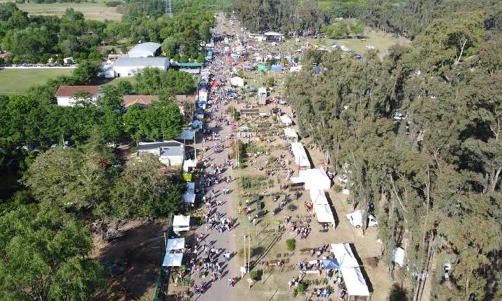 Cazón, el pueblo que tiene 5 mil árboles por habitante, celebra su 15° Expo Vivero