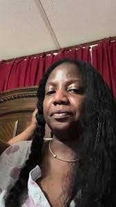 Farrah Vaughn's Instagram, Twitter & Facebook