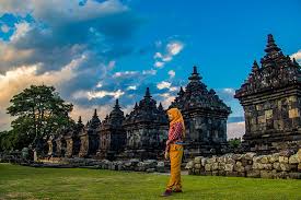 Borobodur temple (candi borobodur) 2. Liburan Ke Yogyakarta Ini 5 Tempat Wisata Sekitar Prambanan Halaman All Kompas Com