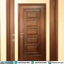Mayoritas pencuri melakukannya melalui pintu rumah, ini karena bahan dari pintu masih menggunakan kayu sehingga pintu menjadi memuai & menyusut, mudah di congkel atau di hancurkan pada sisi engselnya, atau bahkan di dobrak. Model Pintu Minimalis Kayu Jati