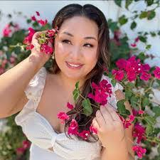 Shoua Khang's Instagram, Twitter & Facebook