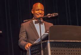 Errol Lee to perform at Creative Nomad Studios in Orillia