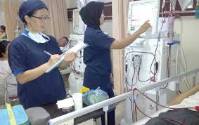 Profesi sebagai perawat di rumah sakit bisa dijalani dengan sertifikat lulusan s1 atau d3 sekalipun. Begini Uraian Pekerjaan Perawat Klinik Ii Hemodialisa Suara Literasi Perawat Indonesia