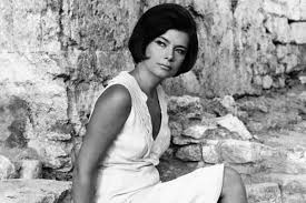 Jun 06, 2021 · ήταν μάιος του 1962 όταν η μεγάλη σταρ του θεάτρου και του κινηματογράφου τζένη καρέζη, παντρεύτηκε τον. Tzenh Karezh 1932 1992 Dimart