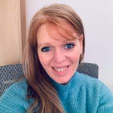 Does anyone know Fatemeh Hossini in Mooroolbark?