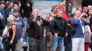 Die berüchtigten berliner hooligans vom bfc dynamo haben für die hässlichsten szenen am ersten dfb. Hooligans Aktuelle Themen Nachrichten Sz De