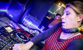 Le ha cercate prima in paese, a santo stefano di camastra, zona messina, poi ha provato al. Viviana Parisi La Dj Di Torino E Stata Ritrovata Morta Prima Torino