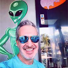 I am a true believer in balance and when Tracy Fortune said she was  launching Level Up Juice I wanted to pair her delicious juices with our  Alien Donuts vegan donuts. Wow!!!