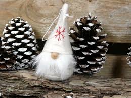 Wichtel Basteln Leichte Anleitungen Und Originelle Ideen Fur Last Minute Weihnachtsdeko Wichtel Basteln Basteln Weihnachten Basteln Weihnachten Natur