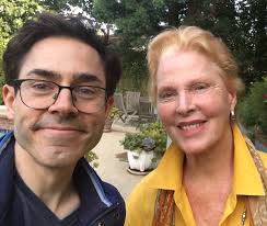 Hartley was born in weston , fairfield county, connecticut , the daughter of mary ickes polly ( née watson), a manager and saleswoman, and paul hembree hartley, an account executive. Mariette Hartley