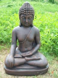 Ook geeft het meer karakter aan een tuinbeeld van boeddha, afhankelijk van het materiaal waar u voor kiest. Grote Boeddhabeelden Boeddha Boeddhabeelden