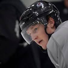 Avs' Nathan MacKinnon wins Calder Trophy as NHL's top rookie