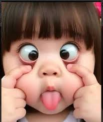 Eveyone do you this face this is Elsa she is crazy