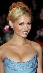 The actress moved all over the world and worked in various places but now she is back home with her son, living a life she is extremely happy with. Myanna Buring Photostream Beautiful Eyes Most Beautiful Women Pretty Woman