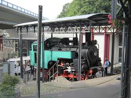 The line runs from königswinter to the summit of the drachenfels mountain at an altitude of 289 m (948 ft). Denkmallokomotive An Der Talstation Der Drachenfelsbahn Objektansicht