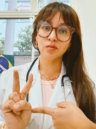 Nosotros venceremos. Nós venceremos. Hoy en mi favela trabajando. Desde mi  humilde trinchera. Em apoio al hombre mas leal que de la humanidad. El  político com mas valor del mundo contemporâneo. Nicolas