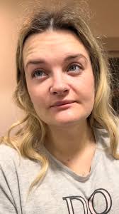 The elf played a funny trick