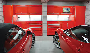 Ferrari's team provides complete assistance and exclusive services for its clients. Ferrari Enthusiast Gets Beautiful Ferrari Themed Garage