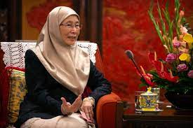 Datin seri dr wan azizah wan ismail hari ini mengangkat sumpah sebagai adun kajang di hadapan speaker, hannah yeoh pada persidangan dewan negeri selangor. Malaysia Sex Video Saga Azmin Should Cooperate With Police In Probe Says Wan Azizah Se Asia News Top Stories The Straits Times