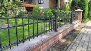 Zaune Galerie Schmiedezaune Und Metallzaune Aus Polen Mk Zaune Vorgarten Zaun Schmiedeeisen Zaun Zaun
