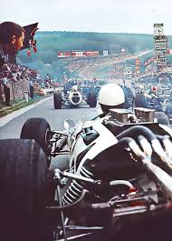 Jusqu En 1970 Le Depart Du Grand Prix De Formule 1 De Spa Francorchamps Etait Donne Dans La Descente Qui Suit Image Voiture Formule 1 Voiture De Course