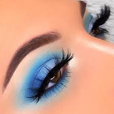 The luminous colors in these green eyeshadow palette draw attention to your face as it complements the eyes. Blue Moon Eyeshadow Palette Colourpop