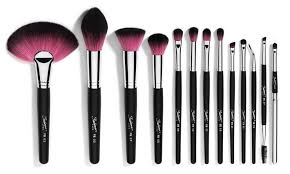 Makyaj Fircalarini Taniyalim Ve Hangi Makyaj Fircasi Ne Icin Kullanilir Ogrenelim Diye Makeup Brush Set Professional Affordable Makeup Brushes Makeup Brush Set