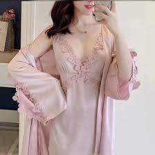 Penggunaan baju tidur wanita yang berkualitas dapat memberikan beberapa manfaat. Jual Produk Baju Tidur Wanita Satin Termurah Dan Terlengkap Juli 2021 Bukalapak