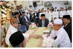 Baiklah pada kesempatan ini mediapidato.com akan berbagi contoh mukadimah pidato / ceramah dalam bahasa arab dan artinya yang bisa anda. Contoh Teks Mc Naskah Panduan Akad Pernikahan Kajian Islam