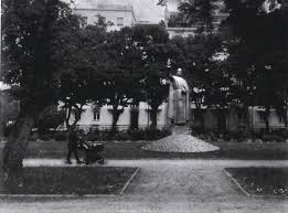 Erected in 1999 and titled kígyóölő, it is a copy of th… lonelyplanet.com Index Belfold Ilyen Lesz Az Ujlipotvarosi Szent Istvan Szobor