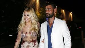 To ξέσπασμα της λάουρα νάργες για τα κιλά της: Laoyra Narges To Prwto Mhnyma Ths Meta Ton Xwrismo Me Moyroytso Star Gr