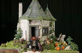 Miniature Hagrid S Hut Harry Potter Miniatures Halloween Fairy Garden Hagrids Hut