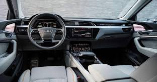 Svelati Gli Interni Del Nuovo Audi E Tron C E Uno Schermo Per Tutto Dmove It