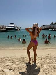 Kayla Braxton Sexy Tits and Ass Bikini - Fappenist