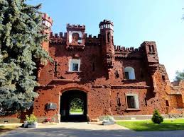 Защитные сооружения разместили на четырех островах, которые разместились на пересечении рек. Legendy Brestskoj Kreposti Nils Iogansen