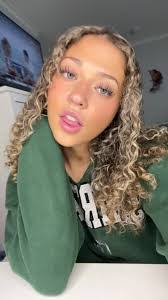 Julie Gayton's Instagram, Twitter & Facebook