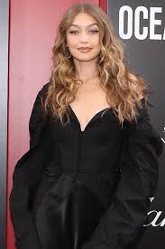 The long flowing hair looks amazingly beautiful and stunning. 31 Celebrity Haircuts For Short Medium And Long Hair