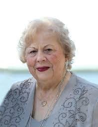 Lauren Wilder's Instagram, Twitter & Facebook