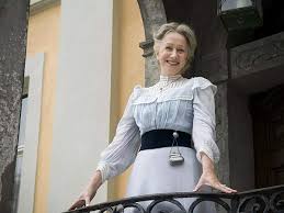 Építsd be bátran a ruhatáradba akár feltűnően. Eros Nok A Filmvaszonrol Akiket Helen Mirren Szemelyesitett Meg Nok Lapja