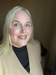 Recommendations for transitioning to natural hair color