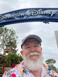 daydreaming of a pool bar