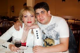 1 day ago · exclusiv. Tristete Mare In Familia Botgros Cornel Fiul Marelui Lautar Moldovean Nicolae Botgros Parasit De Sotie Inainte De Craciun