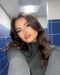 Katie Melvin's Instagram, Twitter & Facebook