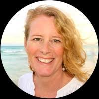 Amanda Steadman's Instagram, Twitter & Facebook