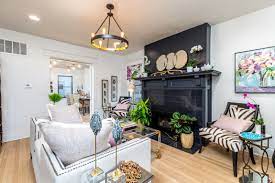 And don't miss out on great news!!!you're in the right place for 6 light chandelier. Black Fireplace And 6 Light Chandelier In Living Room Chandelier In Living Room Elegant Living Room Decor Mansion Living Room