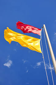 Es un color muy utilizado en las banderas de muchos países. Pagina 7 Fotos Bandera Amarilla Libres De Regalias Pxfuel