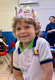 Cumpleaños Feliz a todos los alumnos Kali que se están festejando este mes  de Noviembre 🎂 Los festejos fueron diversos , desde una tarjeta , una  corona y un círculo de felicitaciones ,