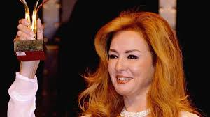 بالصور في أول ظهور لها ابنة نجلاء فتحي ت طل حافية القدمين في مهرجان الجونة Long Hair Styles Beauty Hair Styles