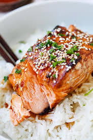 Honey Sriracha Salmon Recettes De Cuisine Recette Poisson Cuisine Poisson